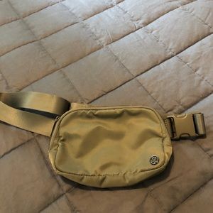 Lululemon everyday belt bag